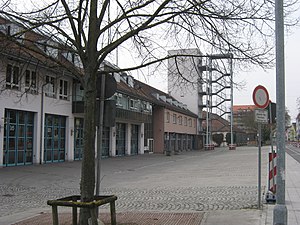 Tübingen Kelternplatz und Feuerwehr.JPG