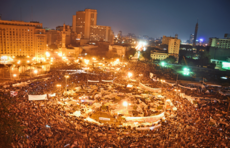 Οι Αιγύπτιοι διαδηλώνουν στο Ταχρίρ Σκουέαρ, στο Κάιρο, στις 8 Φεβρουαρίου 2011. Εικόνα: Jonathan Rashad.