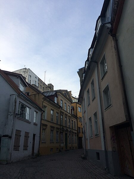 File:Tallinn - -i---i- (32341676951).jpg