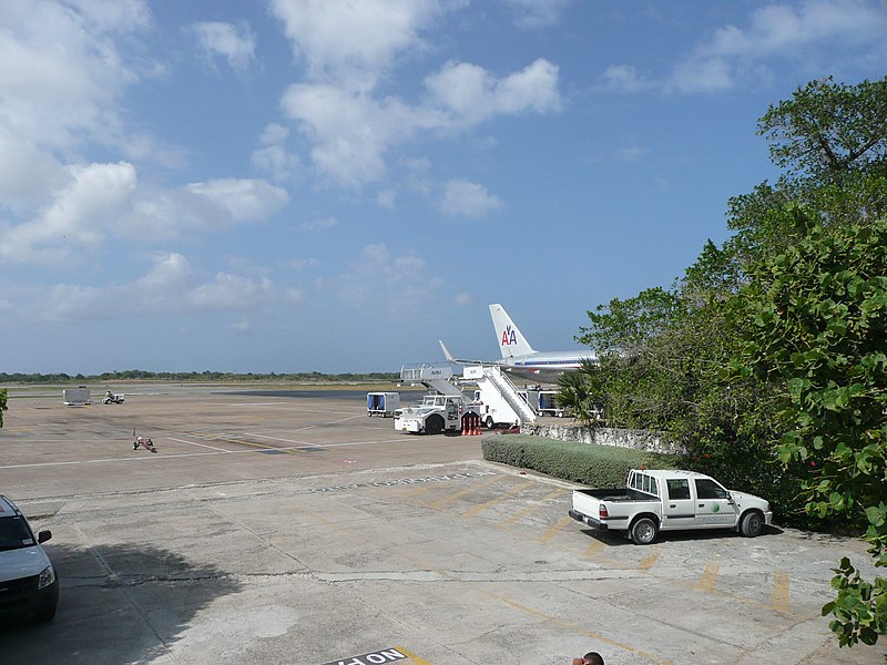 File:Terminal One Gates at Punta Cana 2.jpg