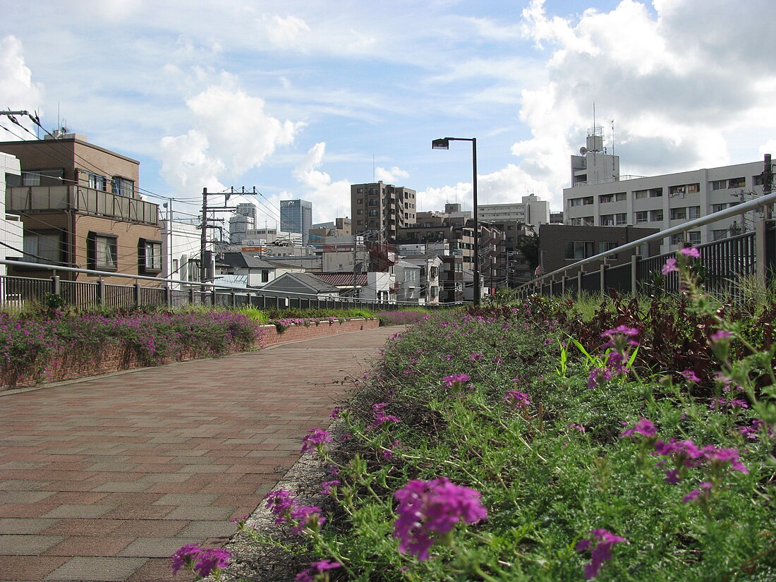 File:Toyoko Flower Green way -01.jpg