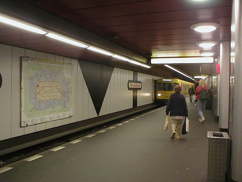 File:U-Bahn Berlin Bismarckstrasse U7.JPG