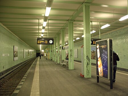 U Bahn Berlin Samariterstraße