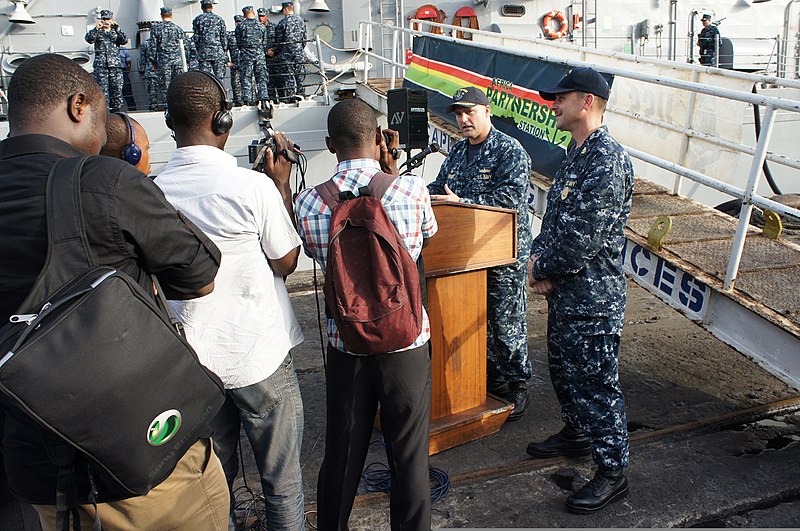 File:U.S. Navy Cmdr. Leonard Milliken, the commanding officer of the guided missile frigate USS Simpson (FFG 56), the flagship of Africa Partnership Station (APS) 2012, speaks to Ghanaian reporters as Command Senior 120220-N-JL721-154.jpg