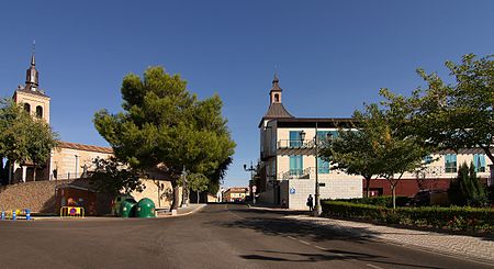 Ugena, Iglesia y Ayuntamiento