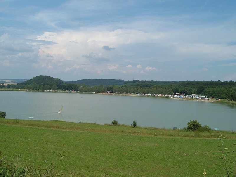 File:Velko Vrestovský rybník (Big Vrestov lake) - panoramio.jpg