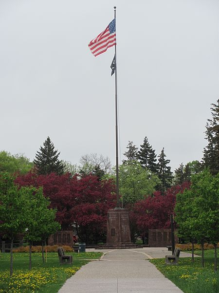 File:Victory Flagpole - panoramio.jpg