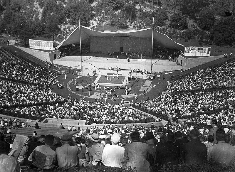 File:Waldbühne lelátói az 1936. évi nyári olimpiai játékok alatt. Fortepan 16315.jpg