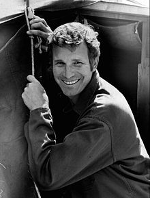 Wayne Rogers Trapper John MASH 1972.JPG