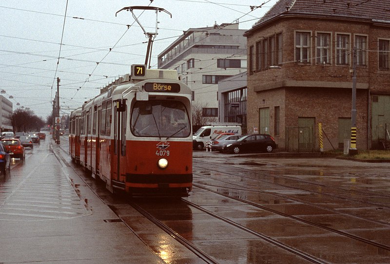 File:Wien-wiener-linien-sl-71-1090885.jpg