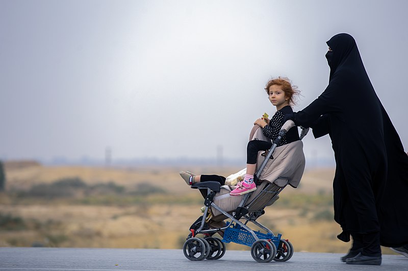 File:Women on the Arba'een Walk-Mehran city-Iran زنان در پیاده روی اربعین در مرز مهران- عکاسی خبری 18.jpg