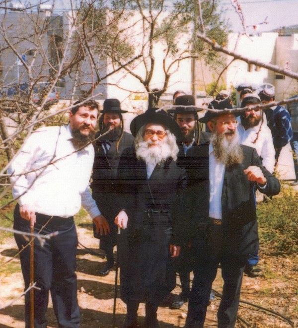 Ya'akov "Ketzele" Katz (at left) with rabbi Zalman Baruch Melamed, 1990