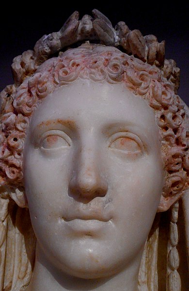 File:"Head of Julia, emperor Titus' daughter (so called "Livia")" - Detail of the statue with polychromy (1st century AD) from Macellum of Pompeii - Exhibition "Hero" up July 31, 2018 at Archaeological Museum of Naples (41831305684).jpg