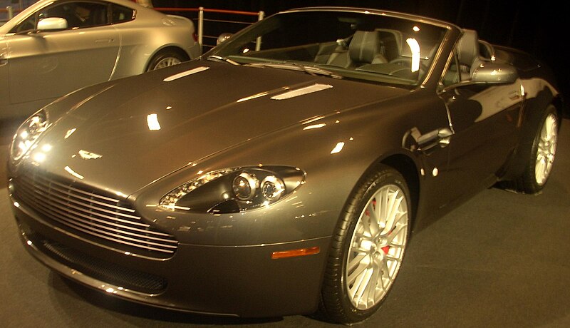 File:'09 Aston Martin DB9 Volante (MIAS).JPG