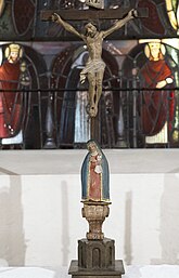 Fil:Östra Eneby kyrka altaret Maria och Jesus på korset.jpg