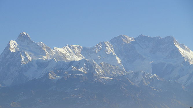 कुम्भकण हिमाल बिश्वकाे उच्च हिमालहरूमा पर्दछ।याे हिमाल ताप्लेजुङ जिल्लामा पर्दछ।