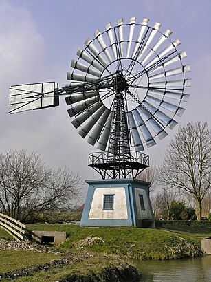 Hoe gaan naar Windmotor Tirns met het openbaar vervoer - Over de plek