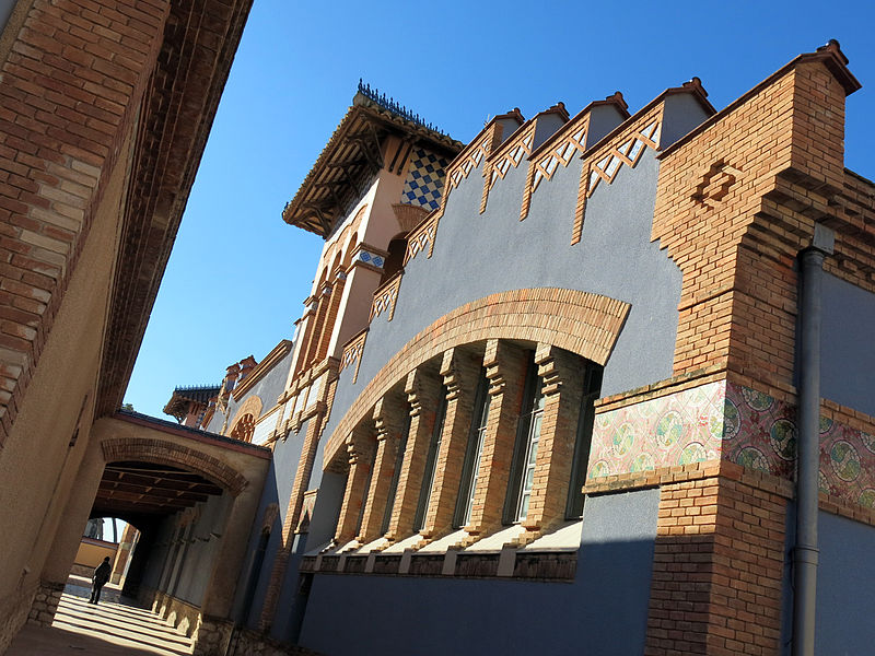 File:006 Museu de Tortosa, antic escorxador, façana est.JPG