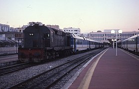 Train de la ligne Tunis-Ghardimou en gare.