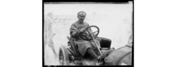 Thumbnail for File:1906 - Henri Genty De la Touloubre sur Bayard-Clément (Agence Rol).png