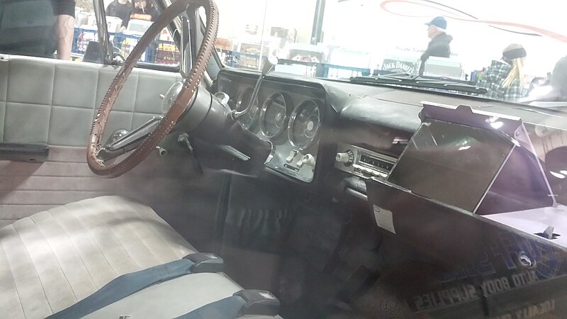 File:1963 Studebaker Cruiser interior (16442399790).jpg