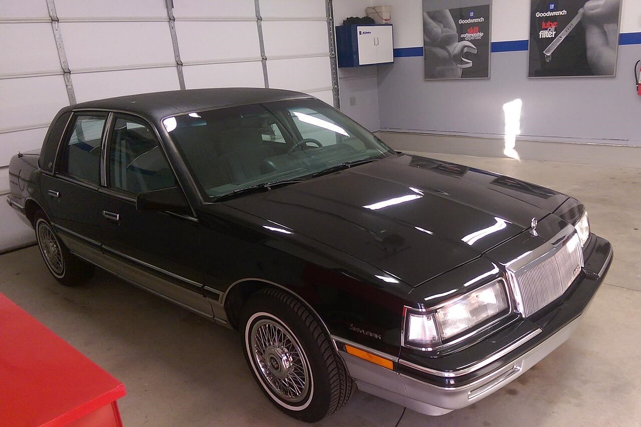 Image of 1990 Buick Skylark Luxury Edition