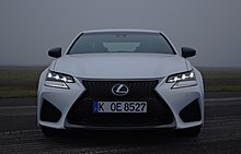 2016 Lexus GS-F Fujiweiss Frontalansicht.jpg