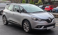 2018 Renault Scenic Ikonik TCe 1.3 Front.jpg