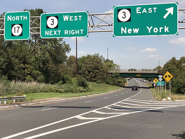 Route 17 northbound exiting Lyndhurst