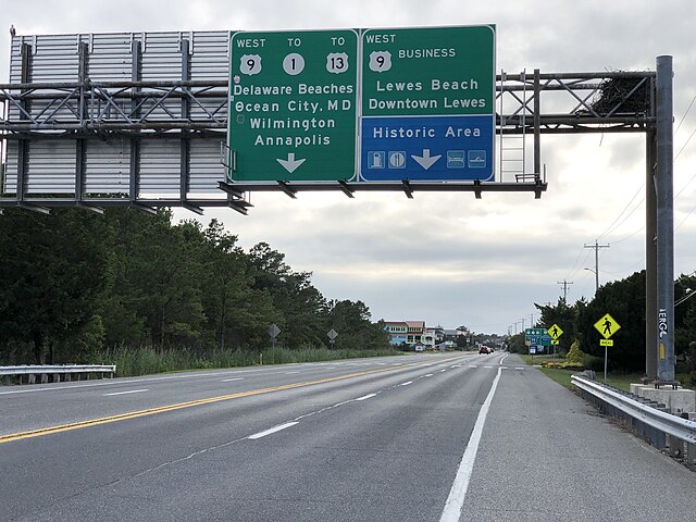 US 9 westbound approaching eastern terminus of US 9 Bus. in Lewes