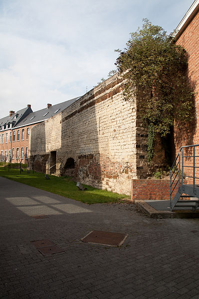 File:25406 Fragment stadsmuur aan de Redingenstraat.jpg