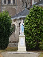 44 Saint-Père-en-Retz statue Lourdes.jpg