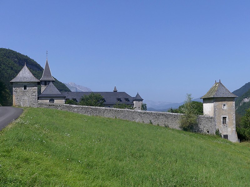 File:Abbaye de Tamié en été (août 2021).JPG