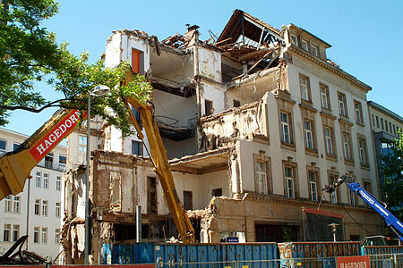 Abriss des ehemaligen Gaswerke Verwaltungsgebäudes Osterstraße 31 in Hannover im Mai 2012