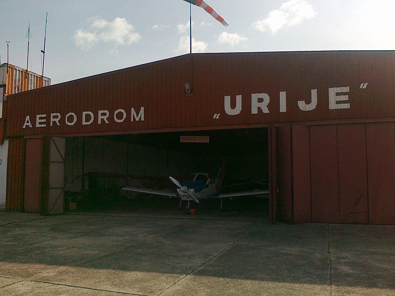 File:Aerodrom Urije, Prijedor.jpg