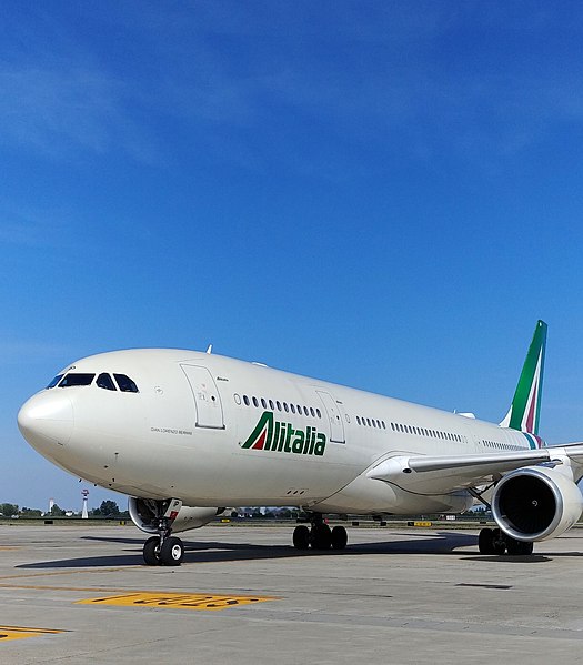 File:Alitalia A332 F1 (2).jpg