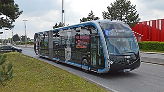 Bus de la livrée bleue et Evénementiel sur la ligne Némo 1 au centre Commercial de Glisy (702).