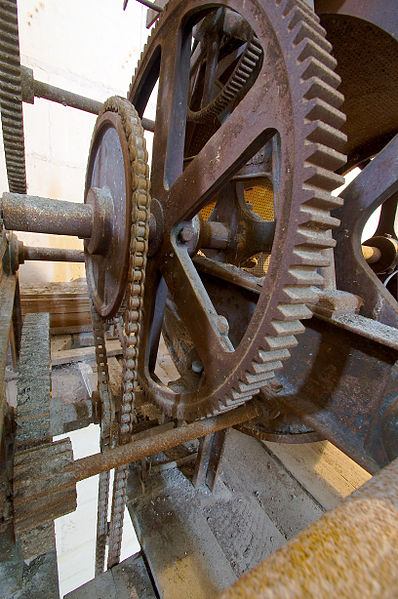 File:Ancien mécanisme de carillon de la Cathédrale Notre-Dame de Rouen (7).jpg