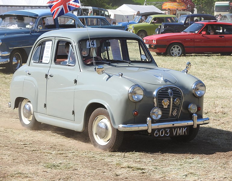 File:Austin A35 (18778150591).jpg