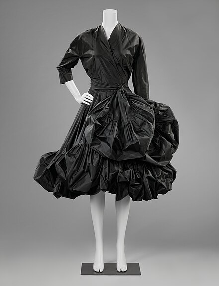 Black taffeta cocktail dress designed by Balenciaga, 1951[9]