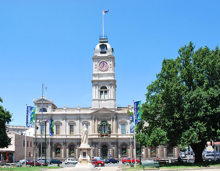 File:Ballarat Town Hall 2011 002.JPG