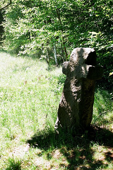 File:Ballenstedt, the cross of concilation "Armer Heinrich".jpg