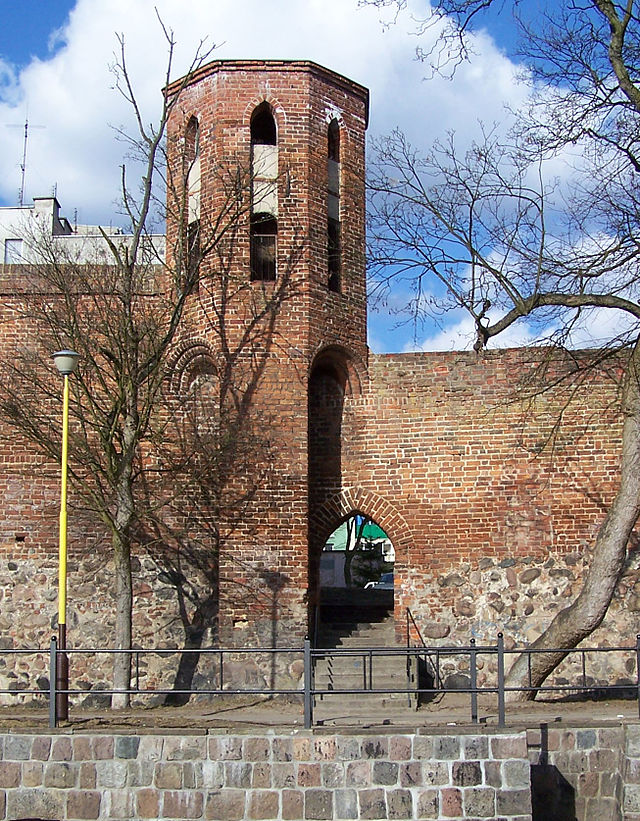 Tower money. Goleniow Польша. Голенюв (гмина). Голенюв город. Голенюв, достопримечательности.