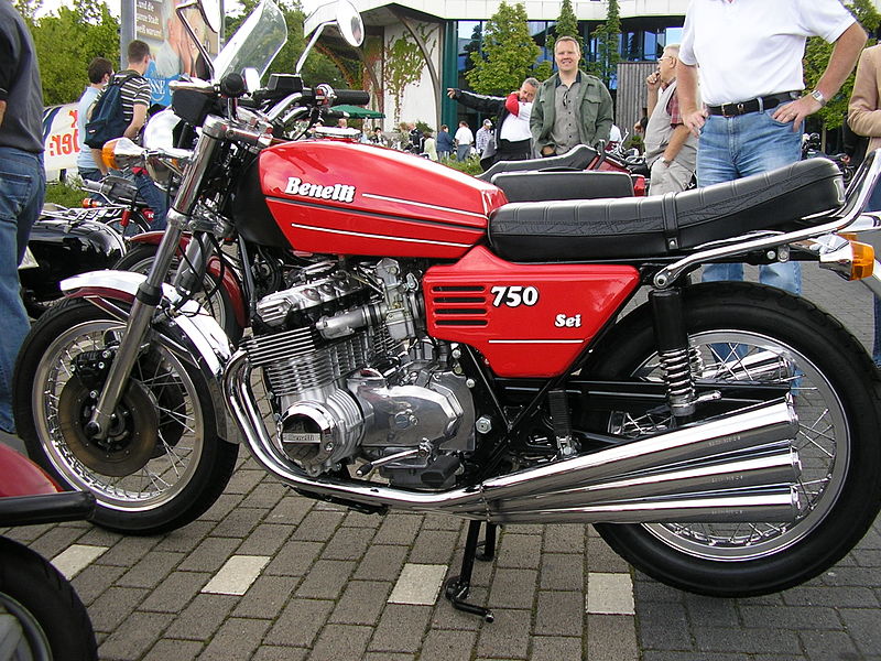 Die Benelli Q.J. srl der Italinänische Chinese 800px-Benelli_750