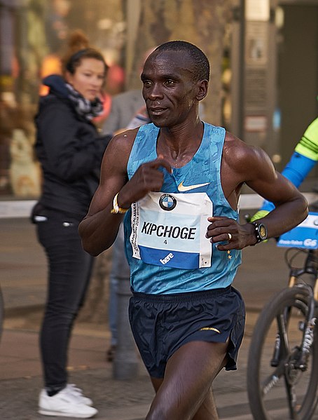 File:Berlin-Marathon 2015 Runners 0.jpg