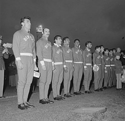Az 1962-es BEK-döntőn (balról a harmadik)
