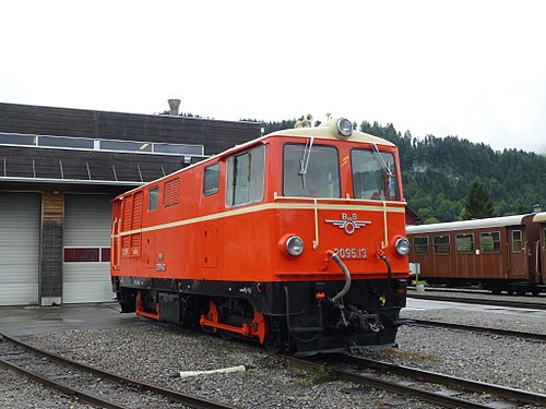 The red locomotive of the Bezau-Schwarzenberg trace (2017).