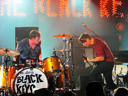 Tập_tin:Blackkeys022011.jpg