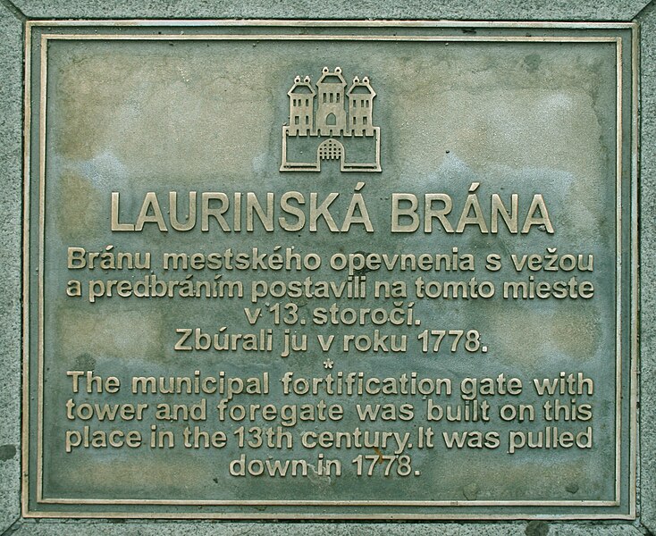 File:Bratislava Laurinska ulica tabula na ceste.jpg