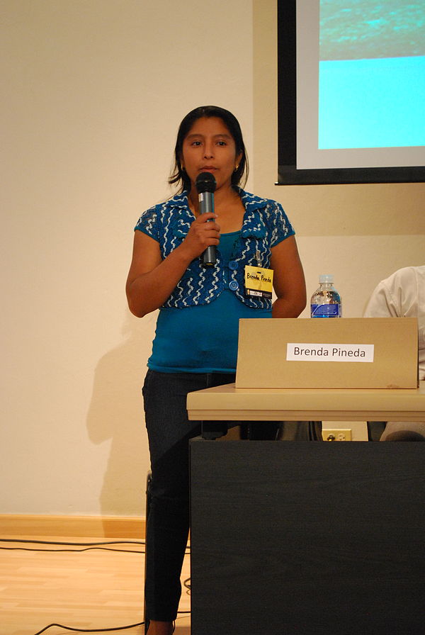 Brenda Suyapa Pineda representing the Chortis of Honduras at the Universidad Nacional Autónoma de Honduras.